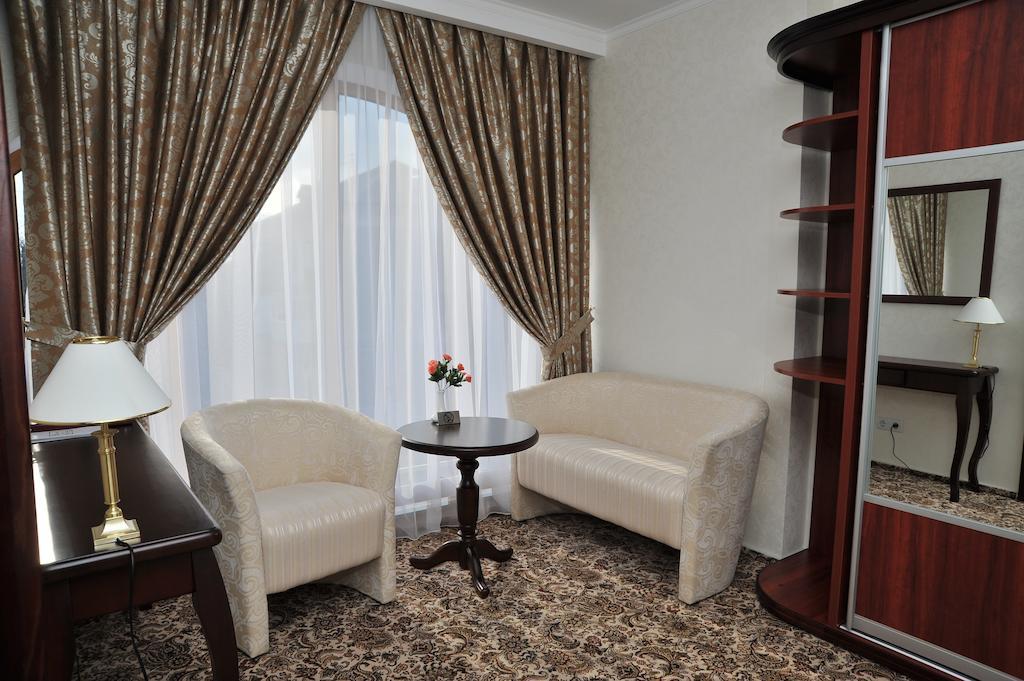 Slava Hotel Zaporizhia Bagian luar foto