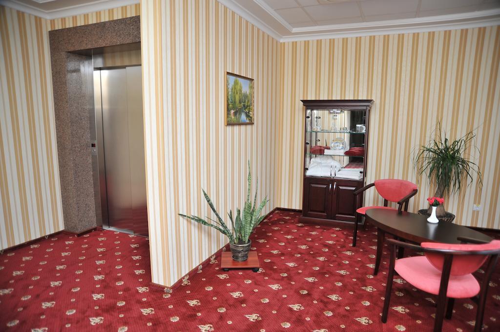 Slava Hotel Zaporizhia Bagian luar foto