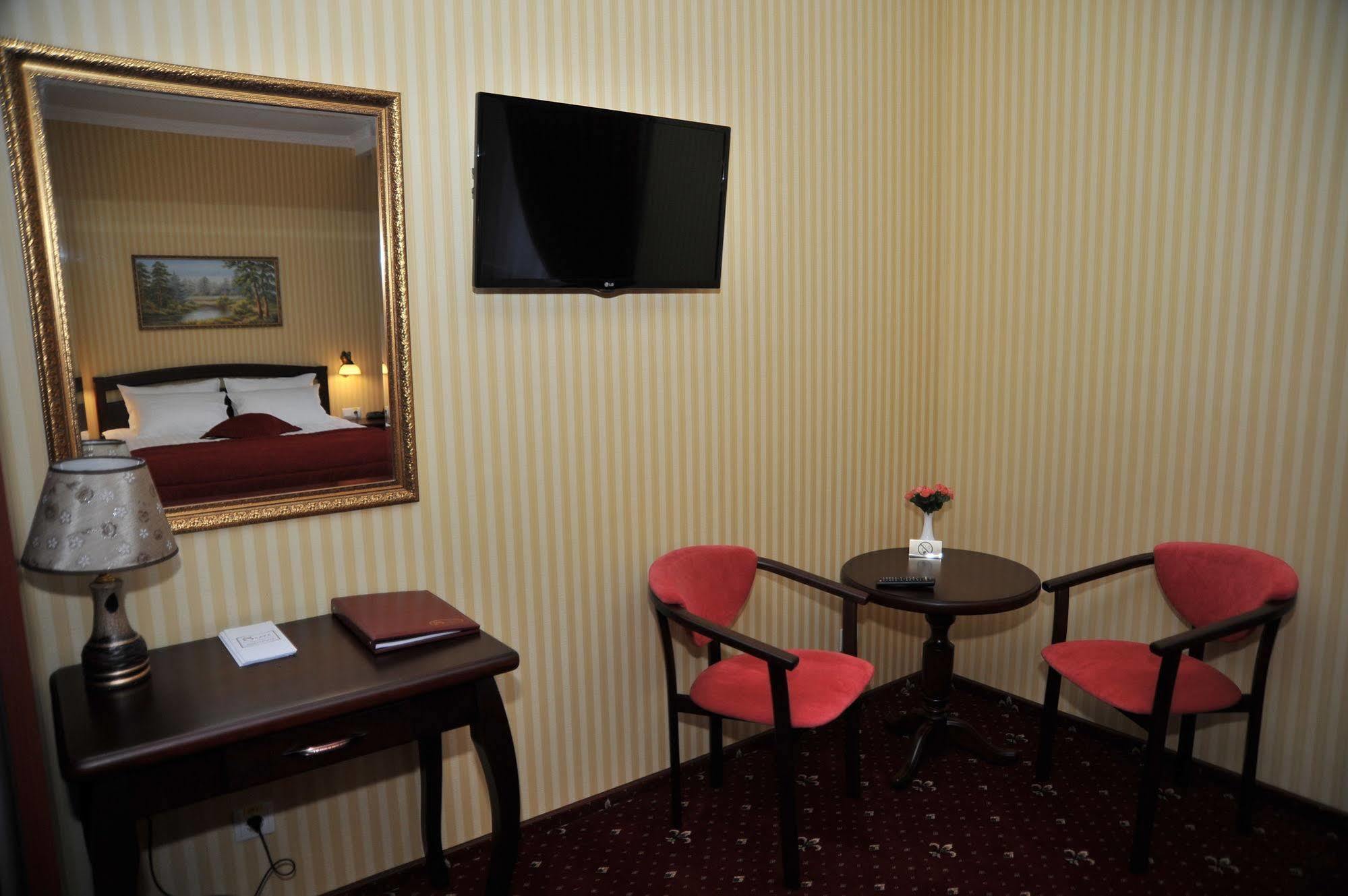 Slava Hotel Zaporizhia Bagian luar foto