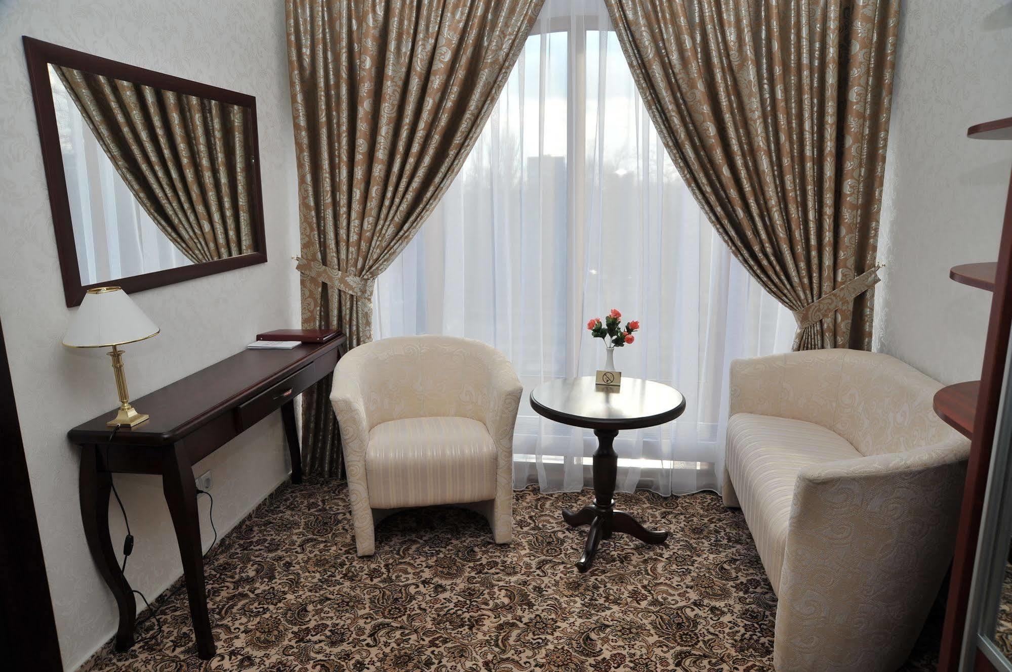 Slava Hotel Zaporizhia Bagian luar foto