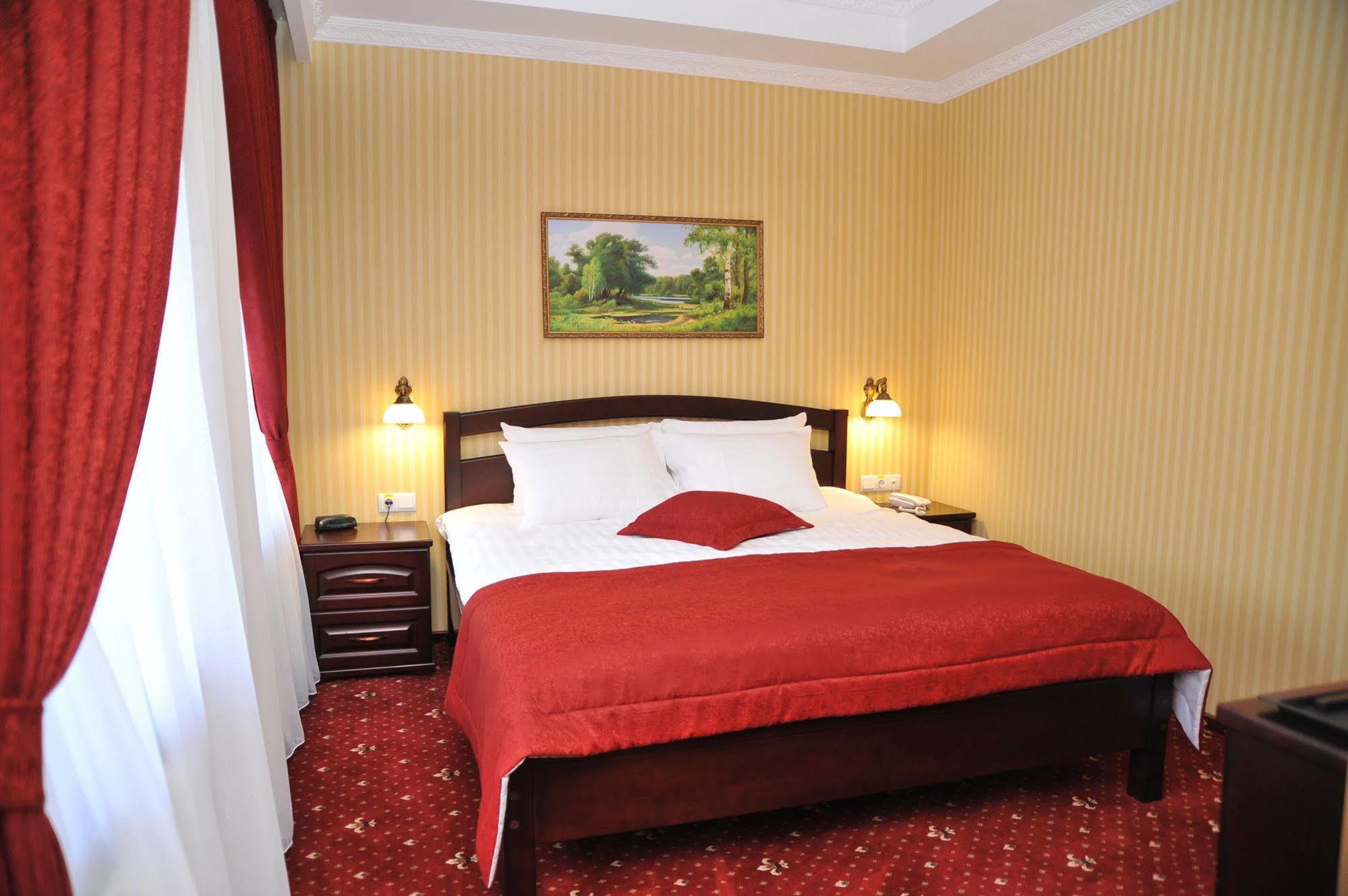 Slava Hotel Zaporizhia Bagian luar foto