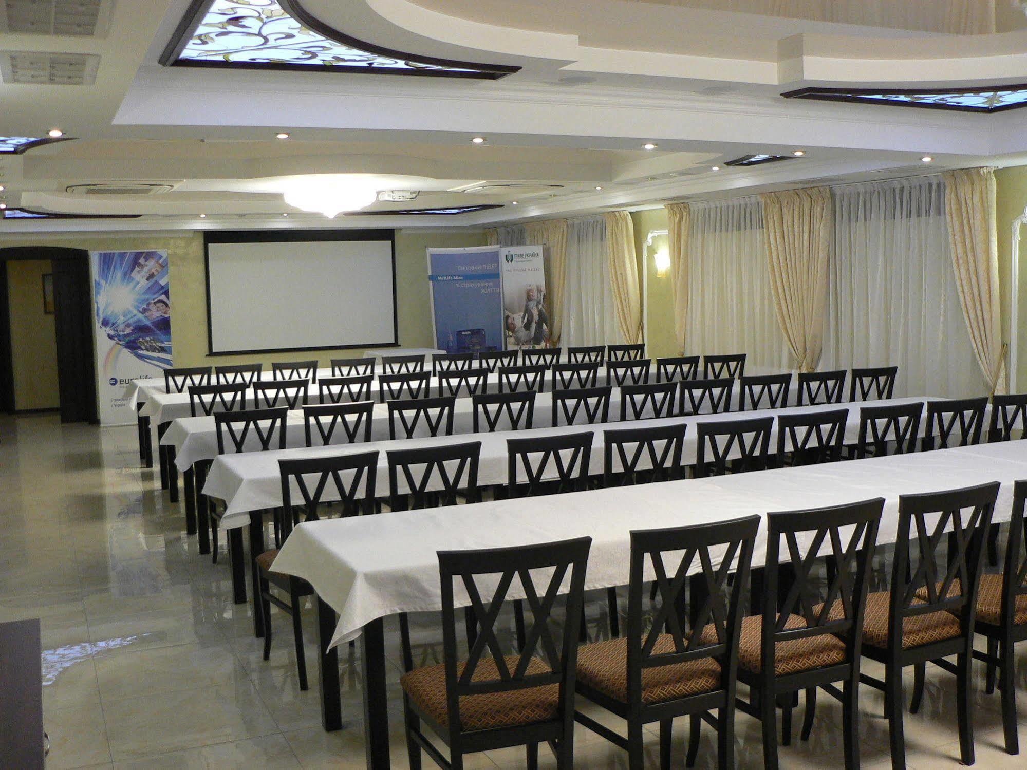 Slava Hotel Zaporizhia Bagian luar foto