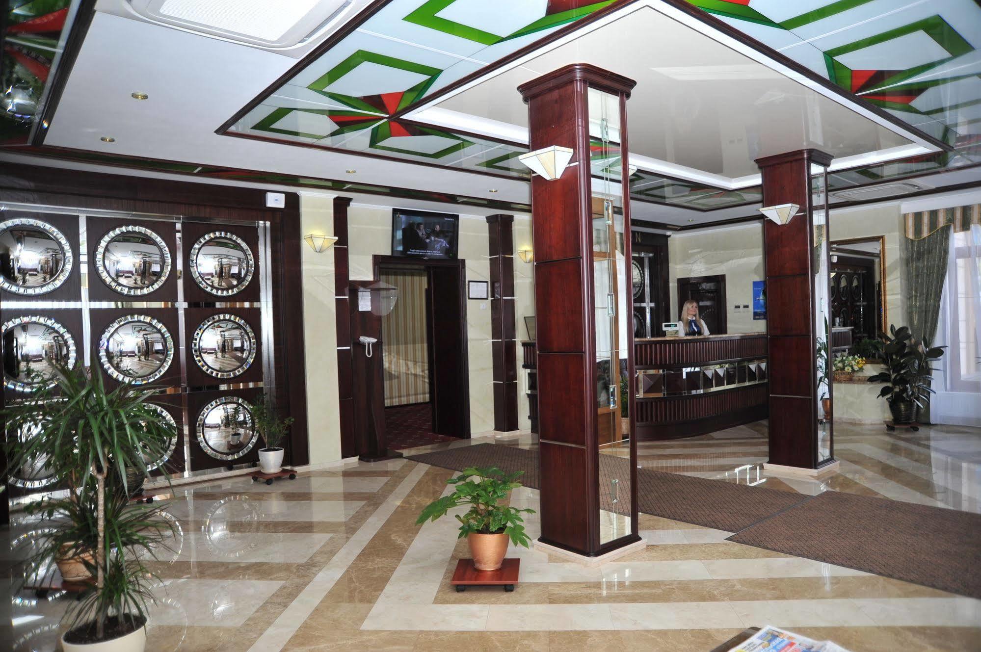 Slava Hotel Zaporizhia Bagian luar foto
