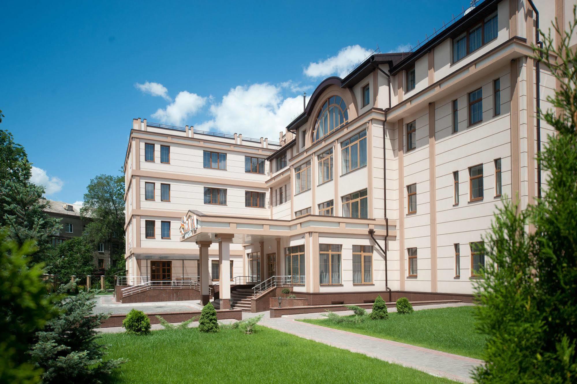 Slava Hotel Zaporizhia Bagian luar foto